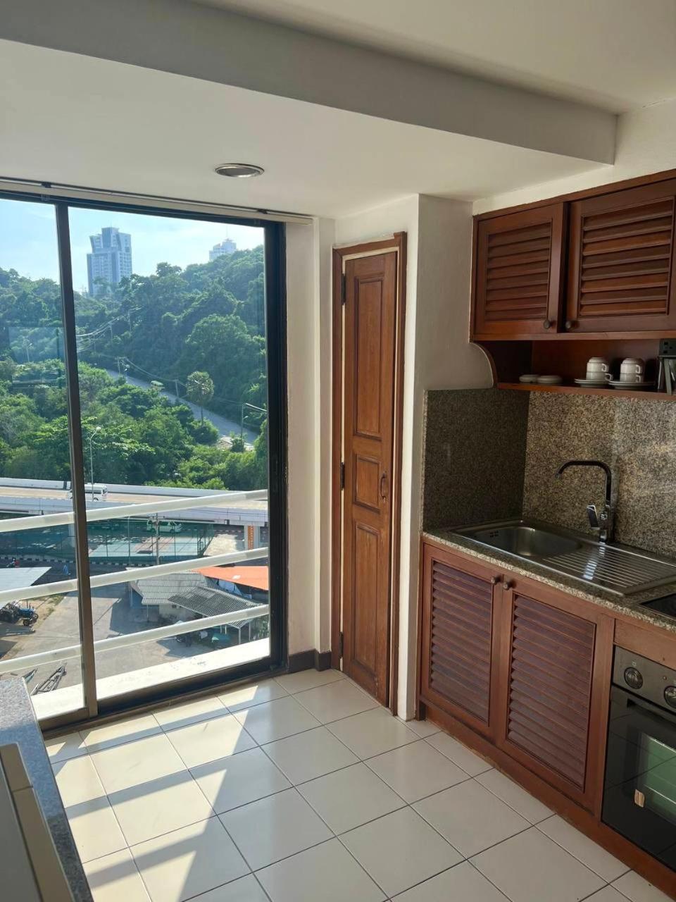 The Monaco Residence Pattaya Εξωτερικό φωτογραφία