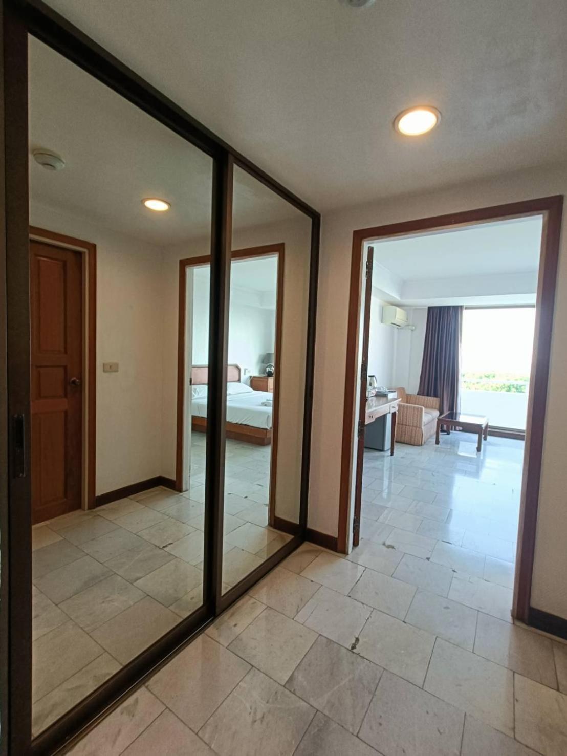 The Monaco Residence Pattaya Εξωτερικό φωτογραφία